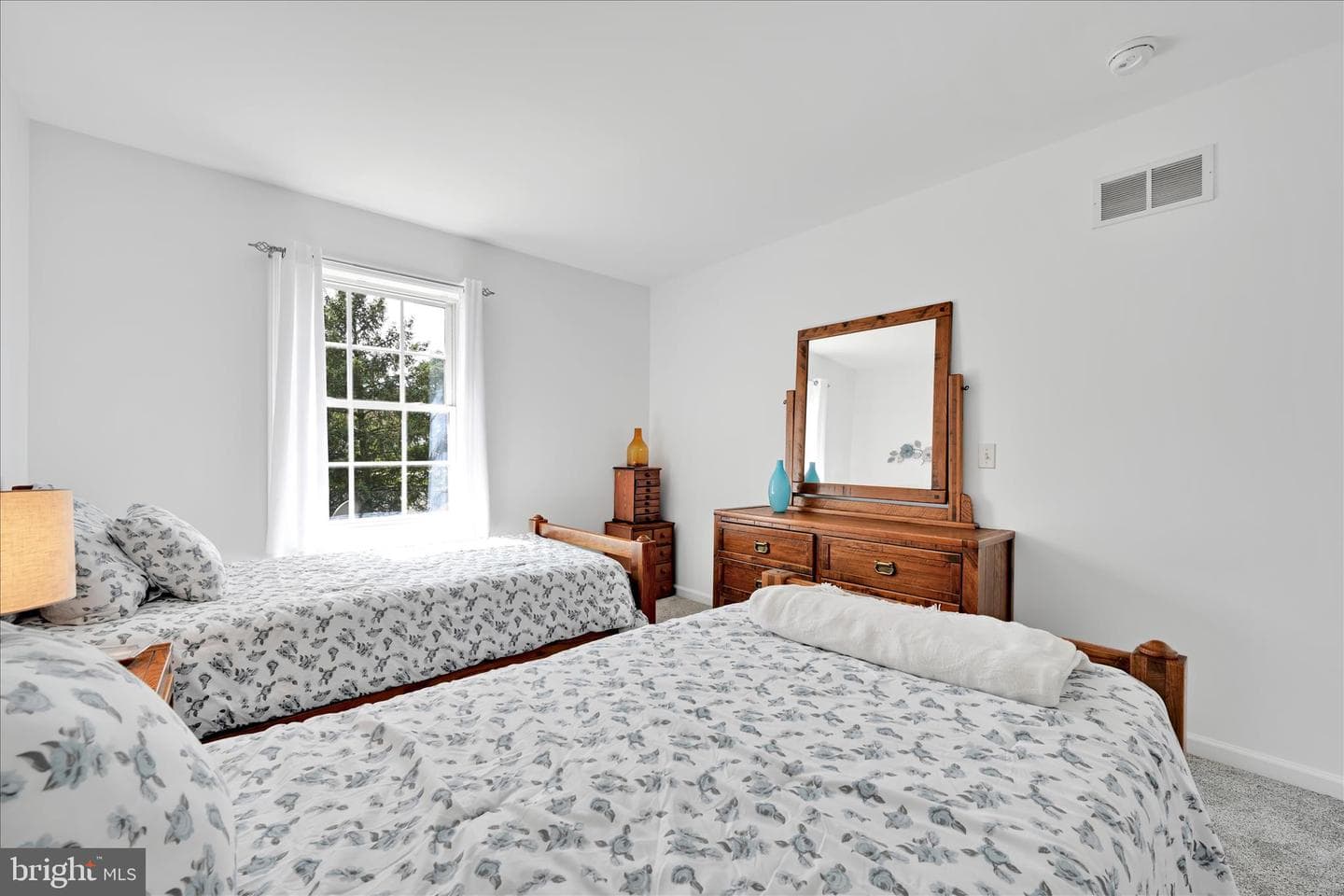 323 Hill Street photo 24