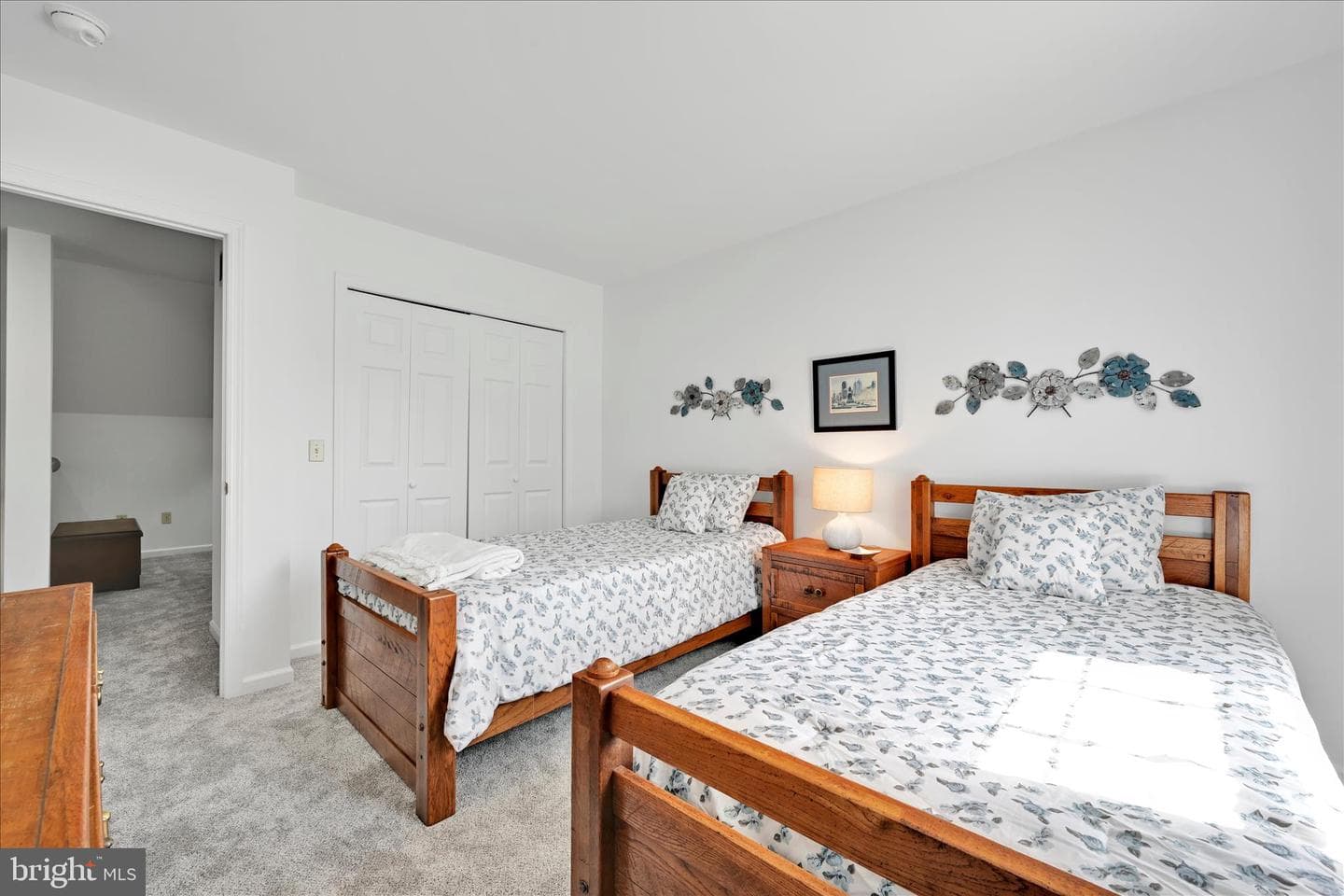 323 Hill Street photo 25