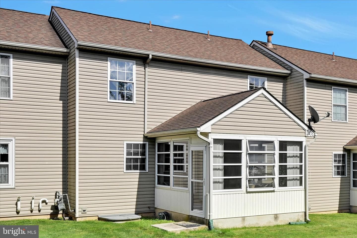 323 Hill Street photo 31