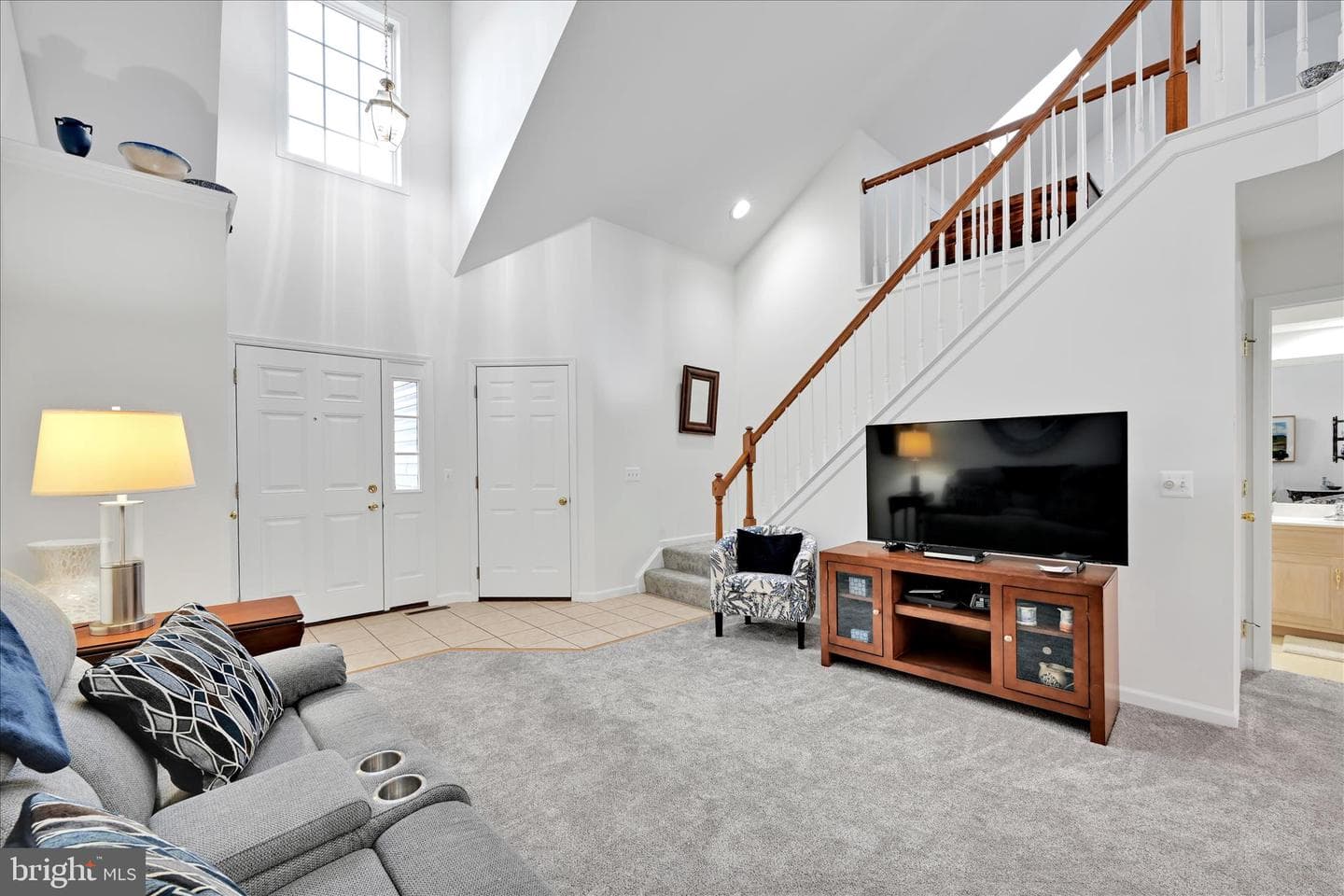 323 Hill Street photo 9