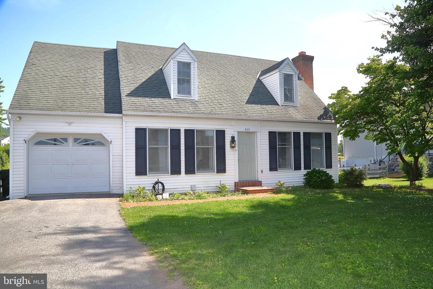 629 Poplar Street photo 2