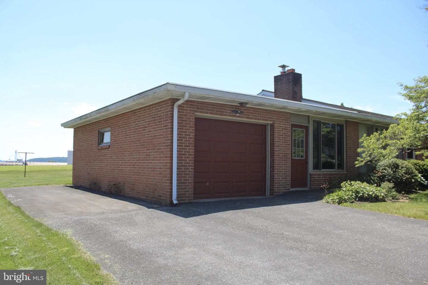 1088 Donegal Springs Road photo 3