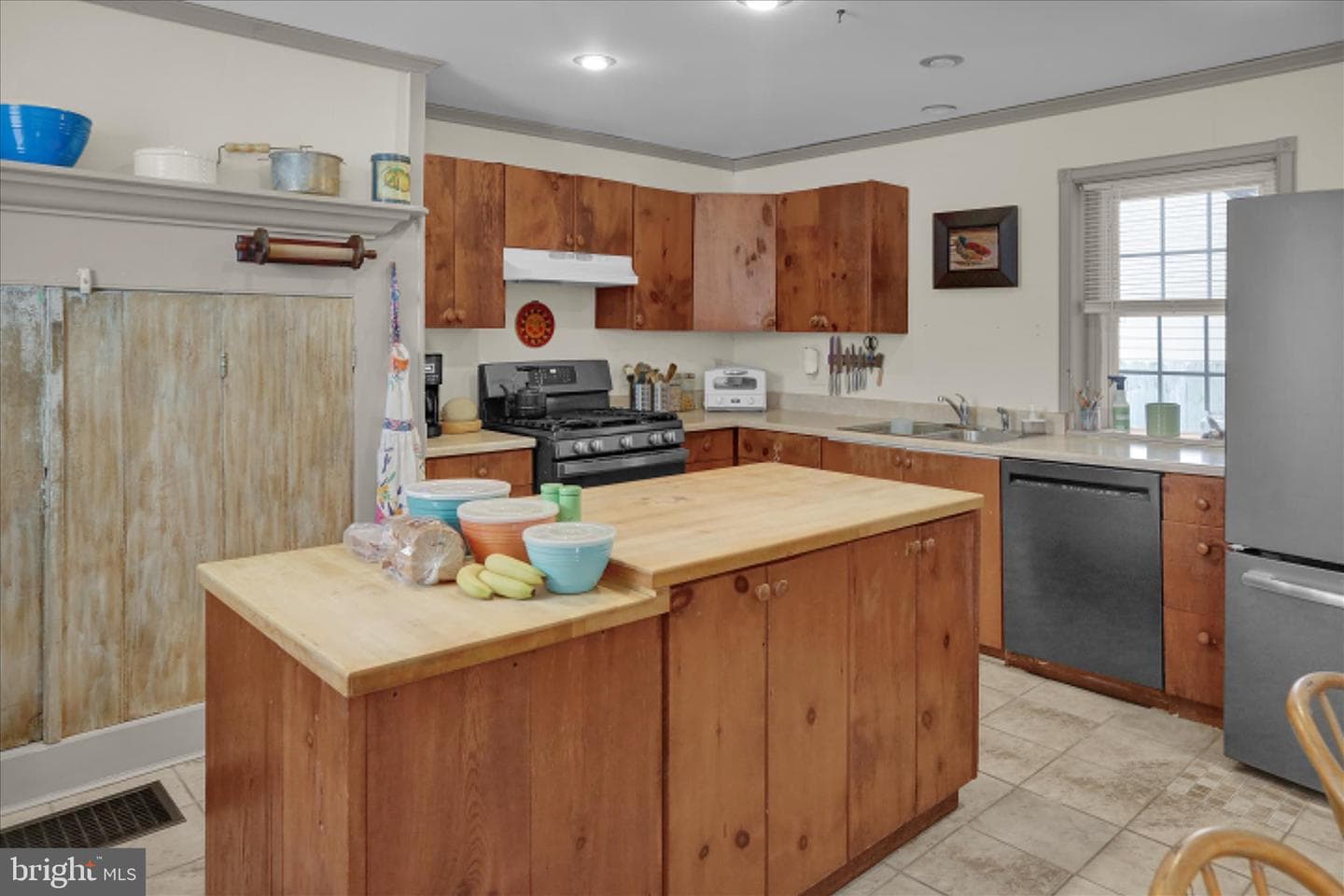 130 E Market Street photo 11