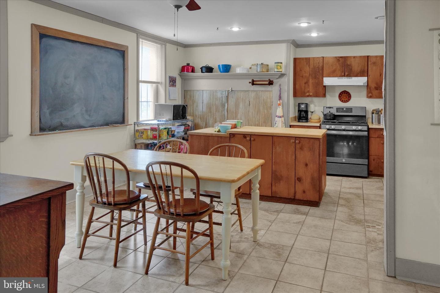 130 E Market Street photo 9