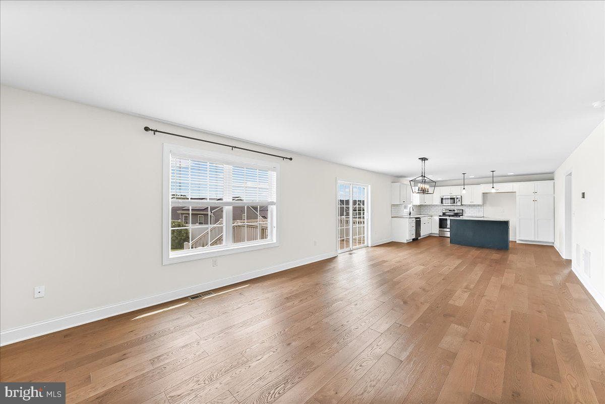 100 Magnolia Lane photo 10