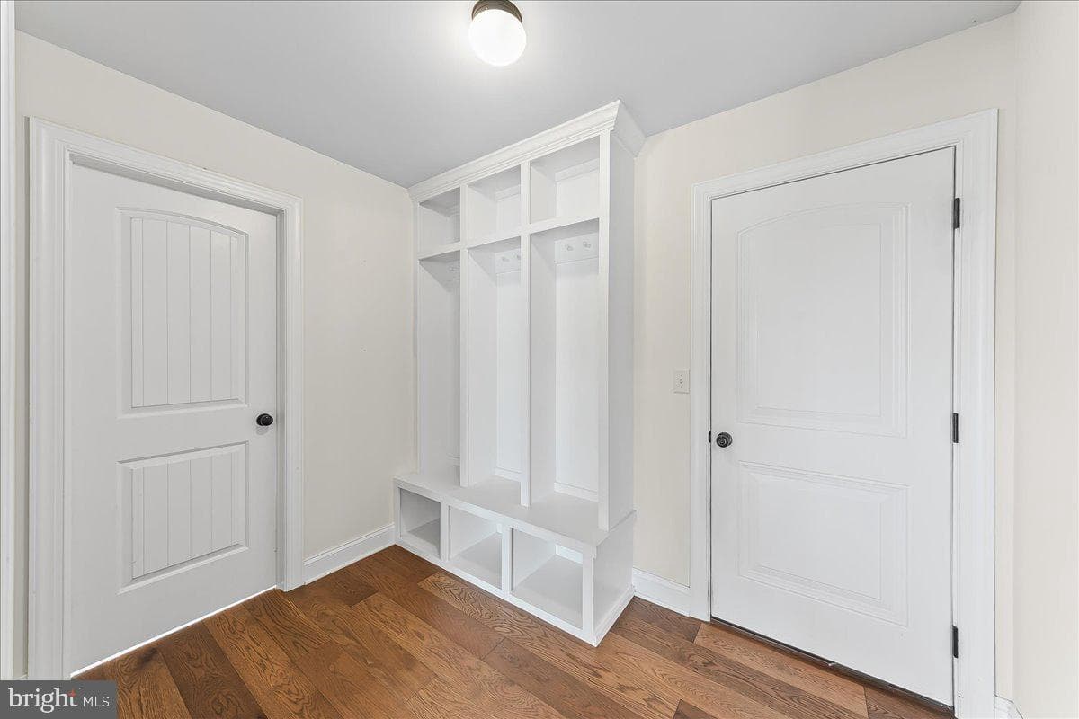 100 Magnolia Lane photo 20