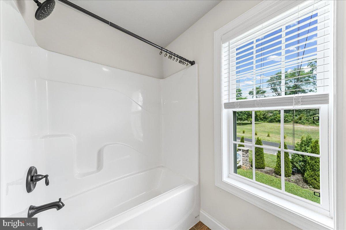 100 Magnolia Lane photo 27