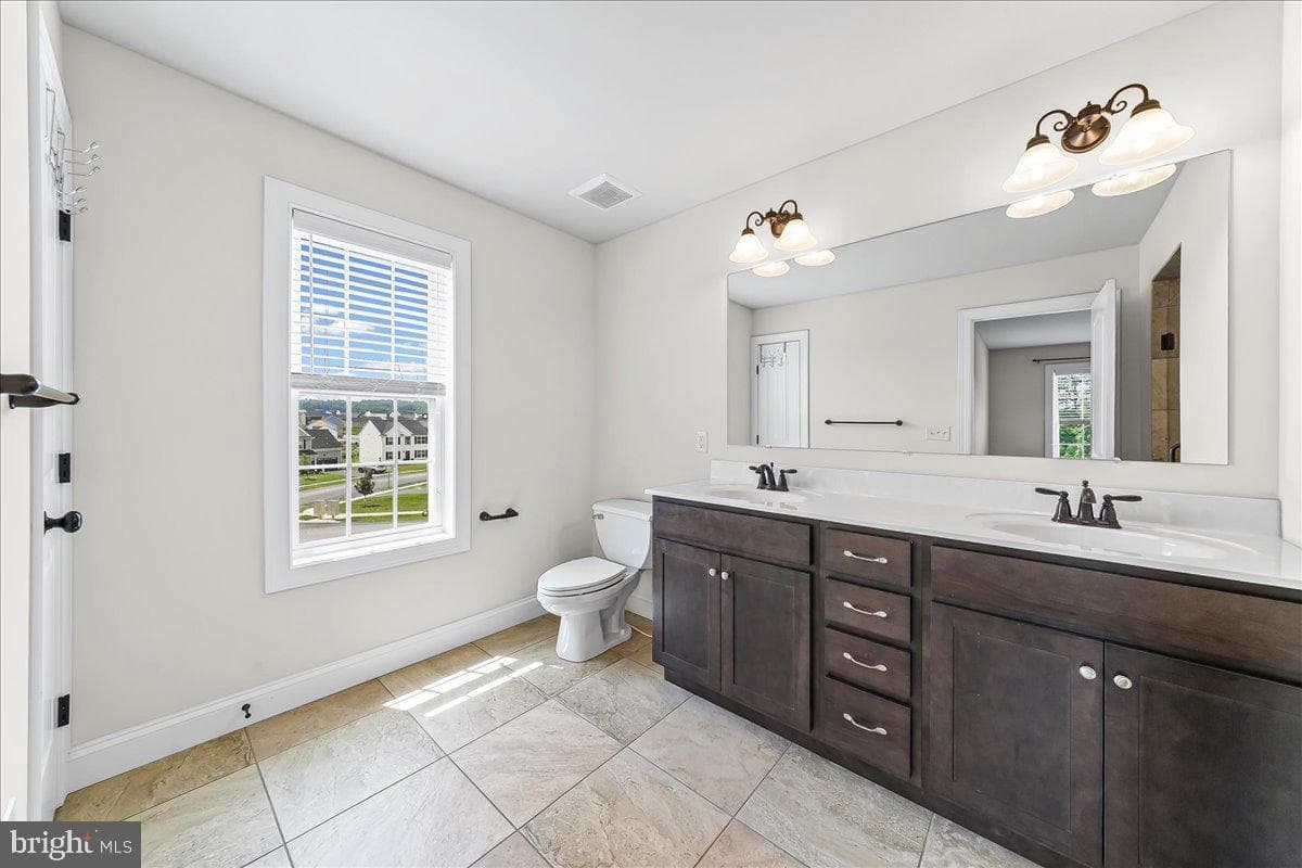 100 Magnolia Lane photo 31