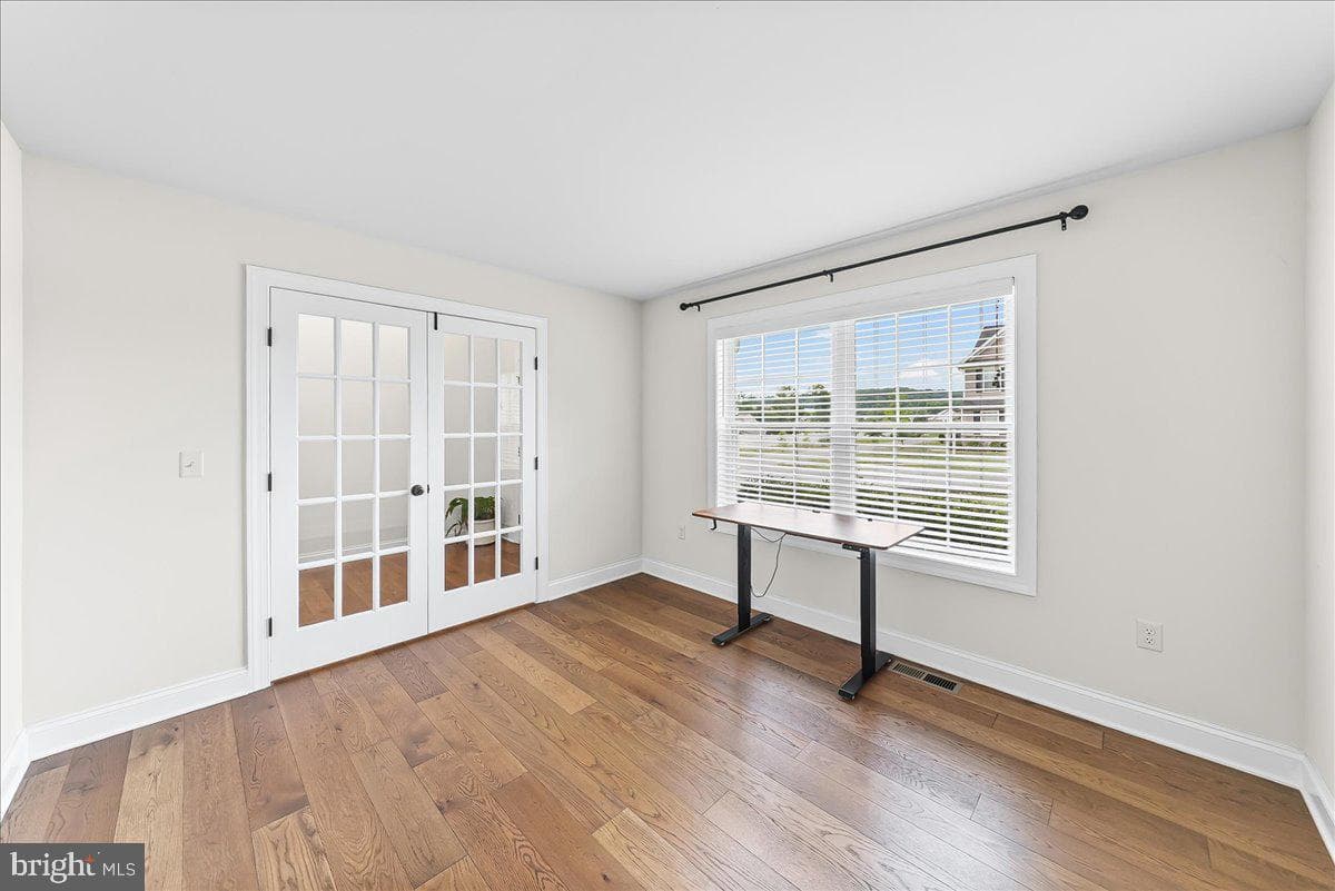 100 Magnolia Lane photo 6