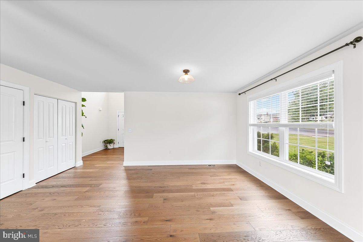 100 Magnolia Lane photo 8