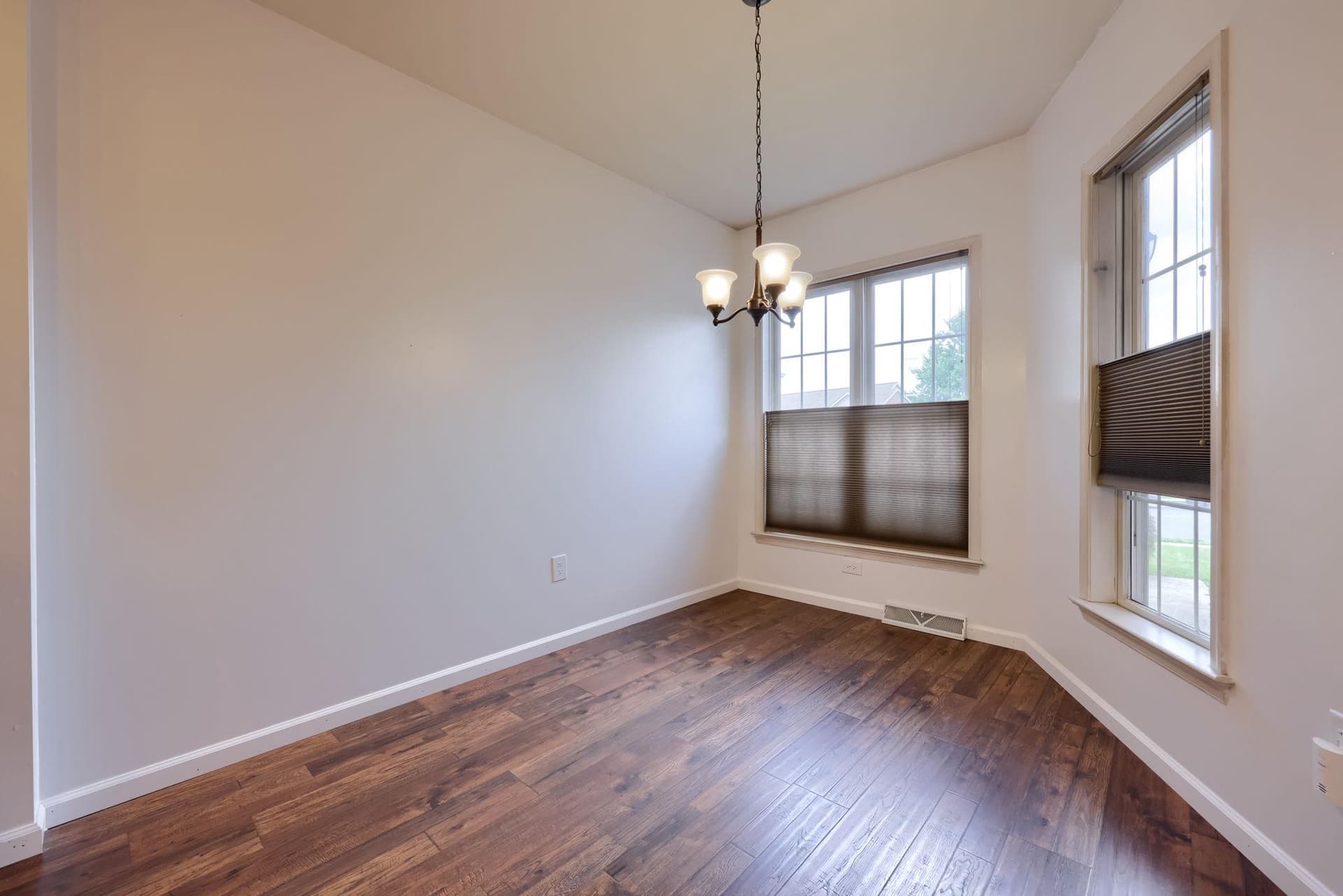 15 Weaver Avenue photo 12