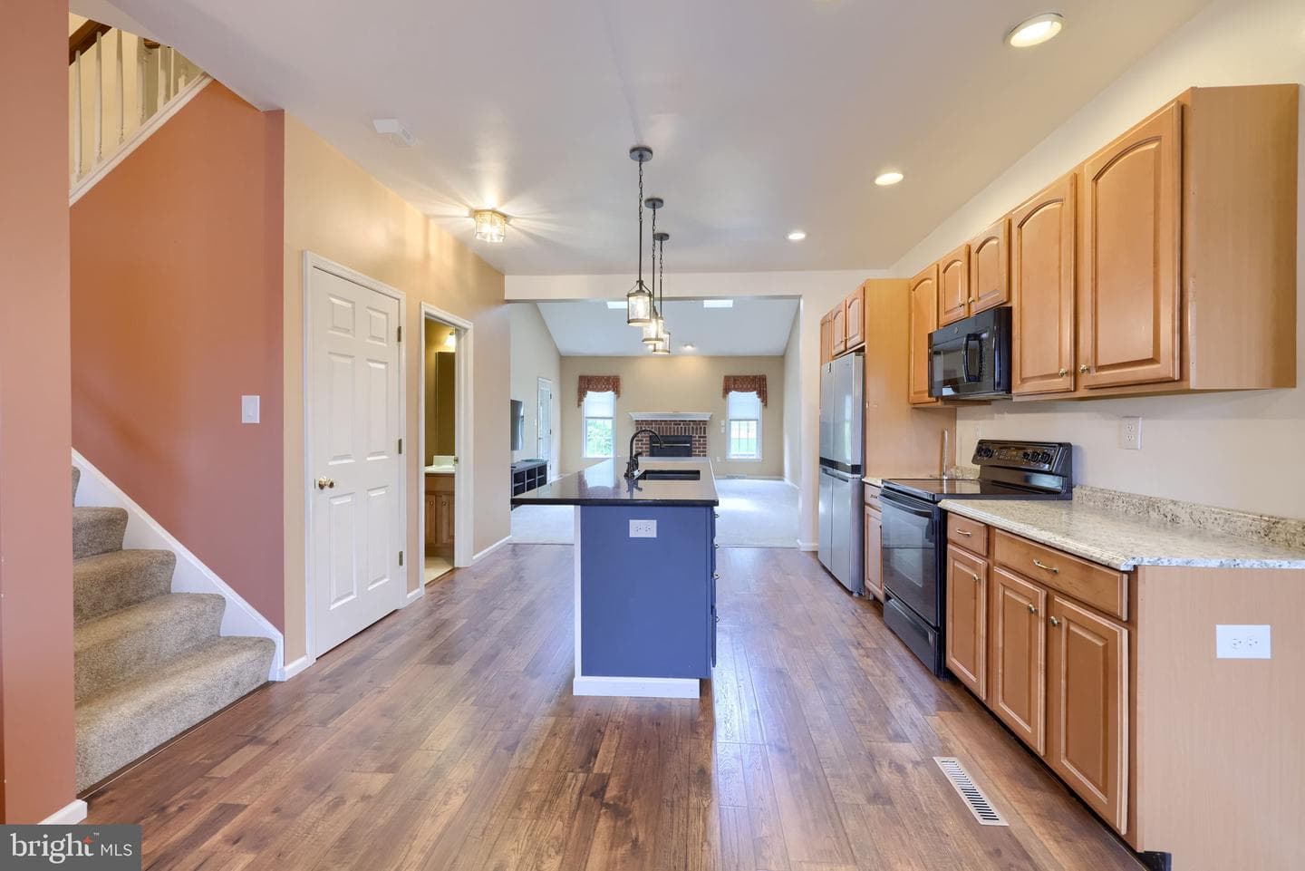 15 Weaver Avenue photo 14