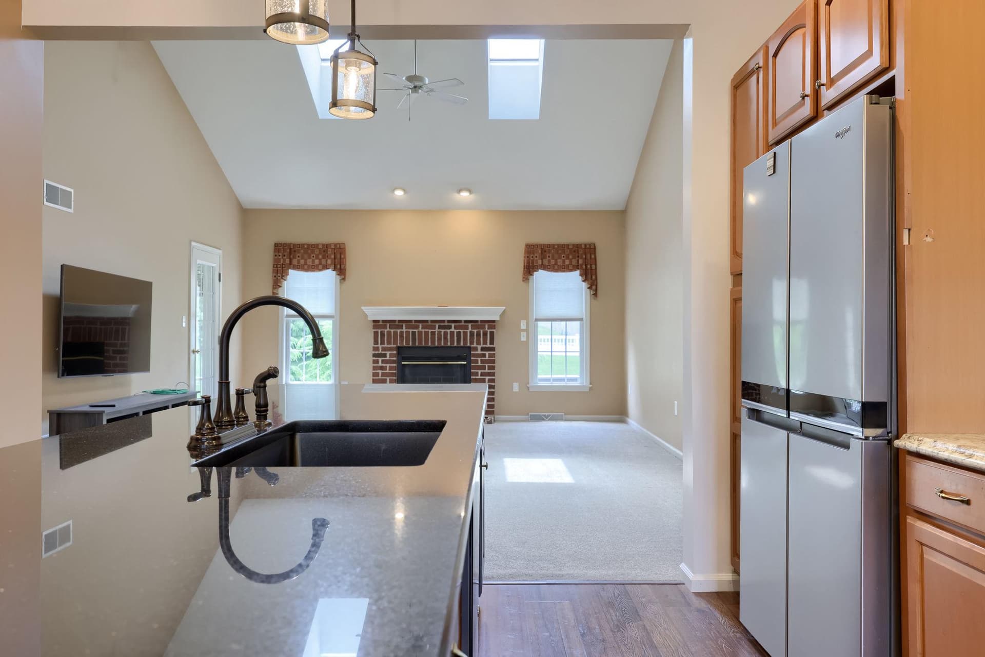 15 Weaver Avenue photo 18