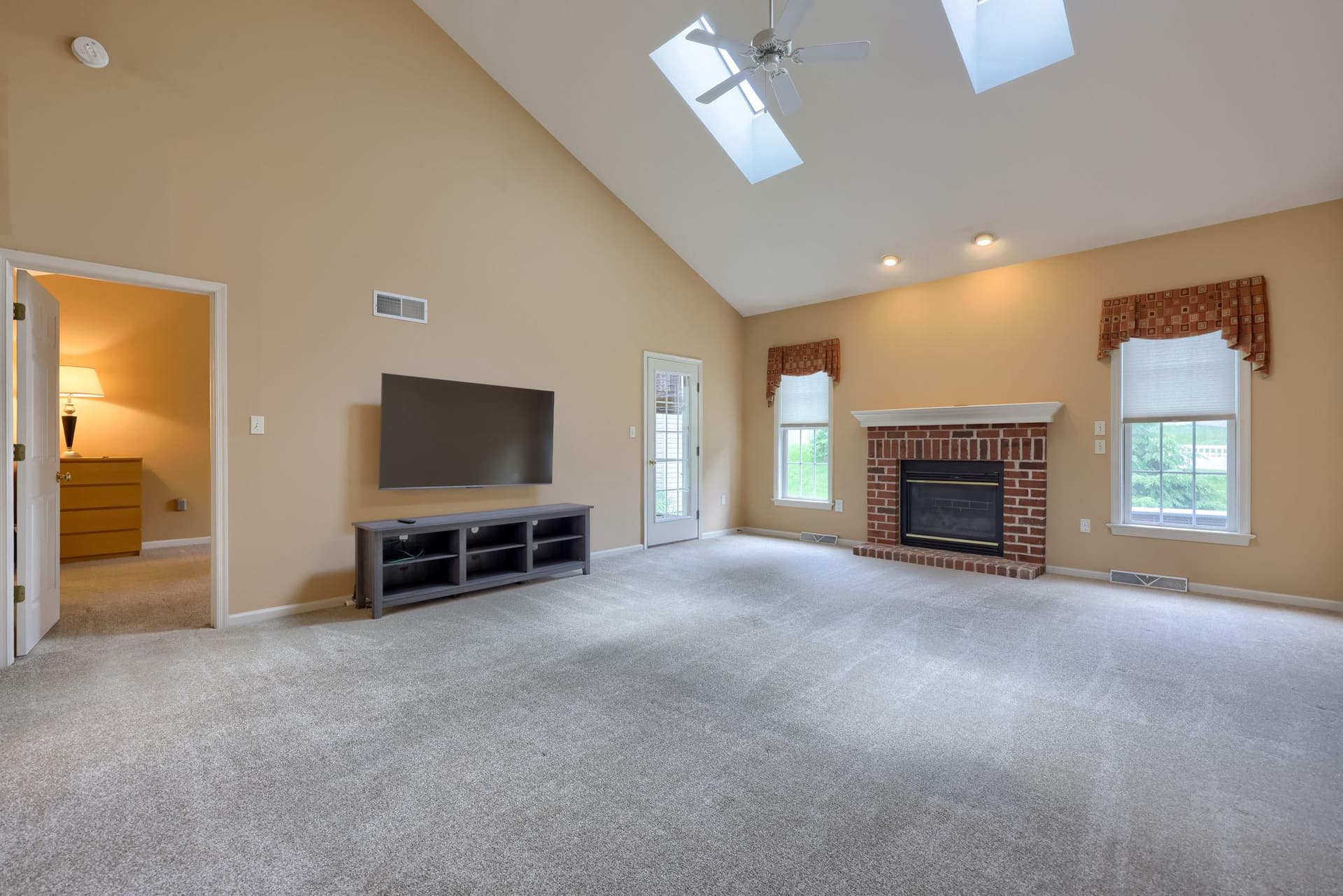 15 Weaver Avenue photo 21
