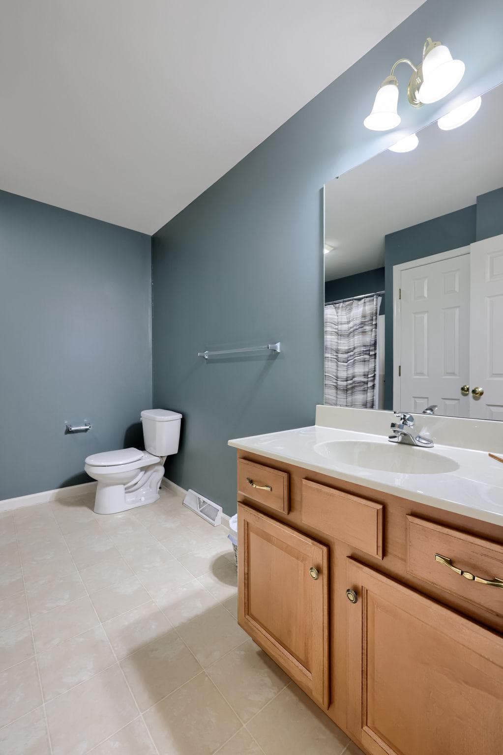 15 Weaver Avenue photo 36