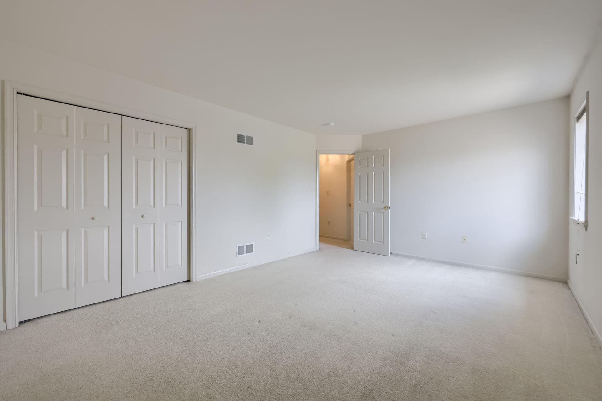 15 Weaver Avenue photo 39