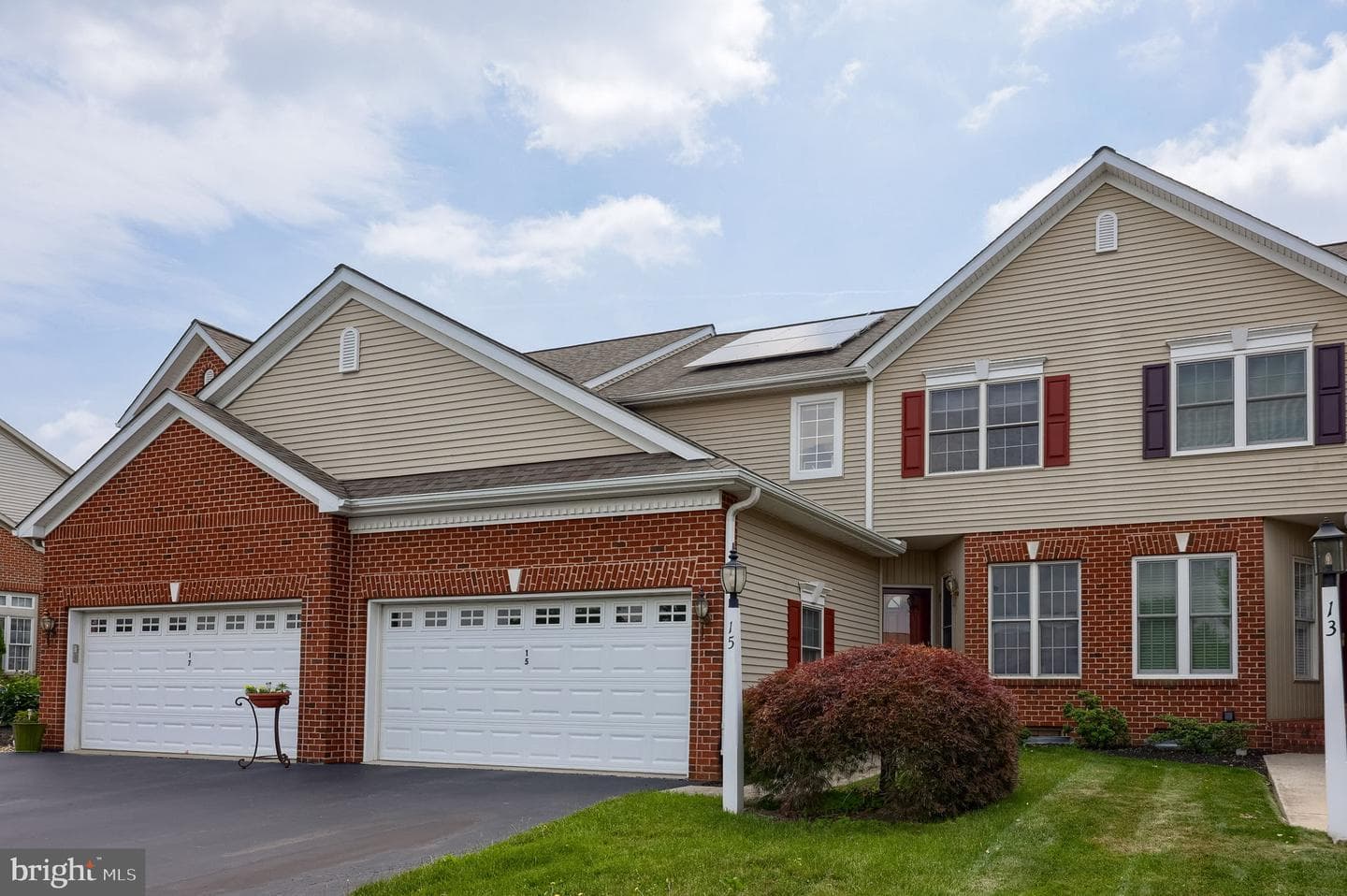 15 Weaver Avenue photo 5
