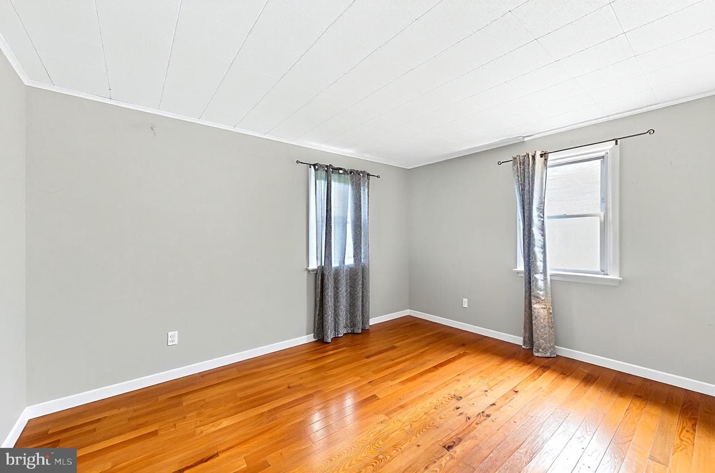 35 W Main photo 13