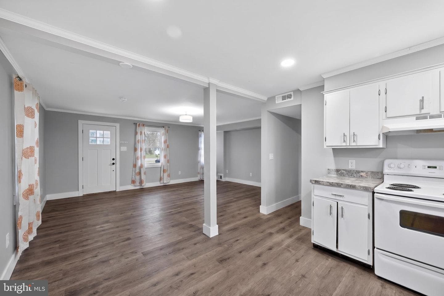 35 W Main photo 7