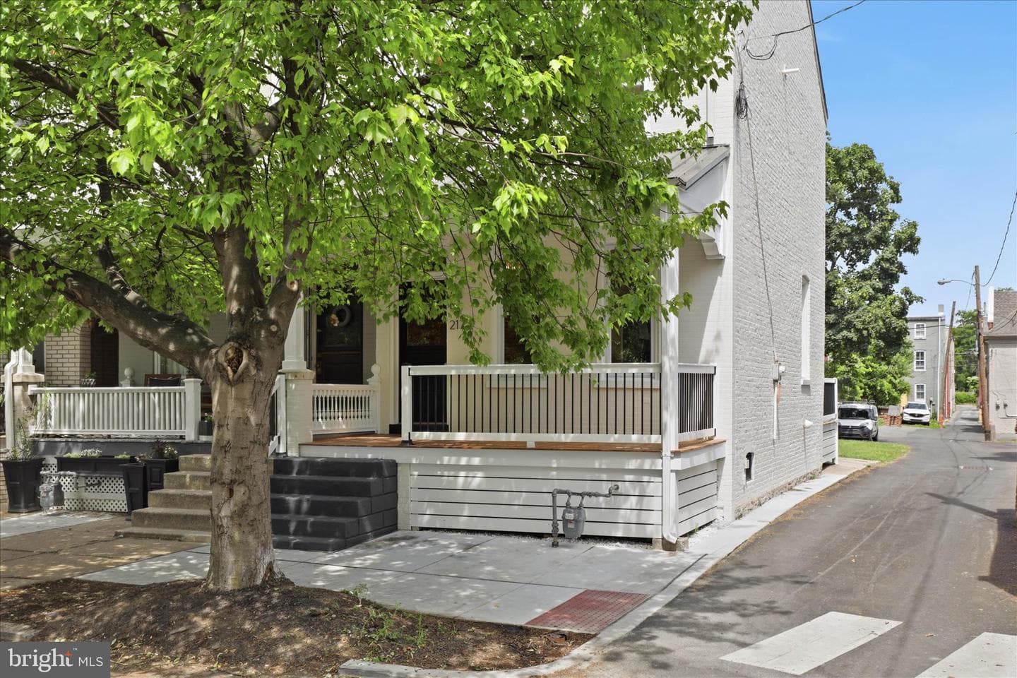 217 Nevin Street photo 2