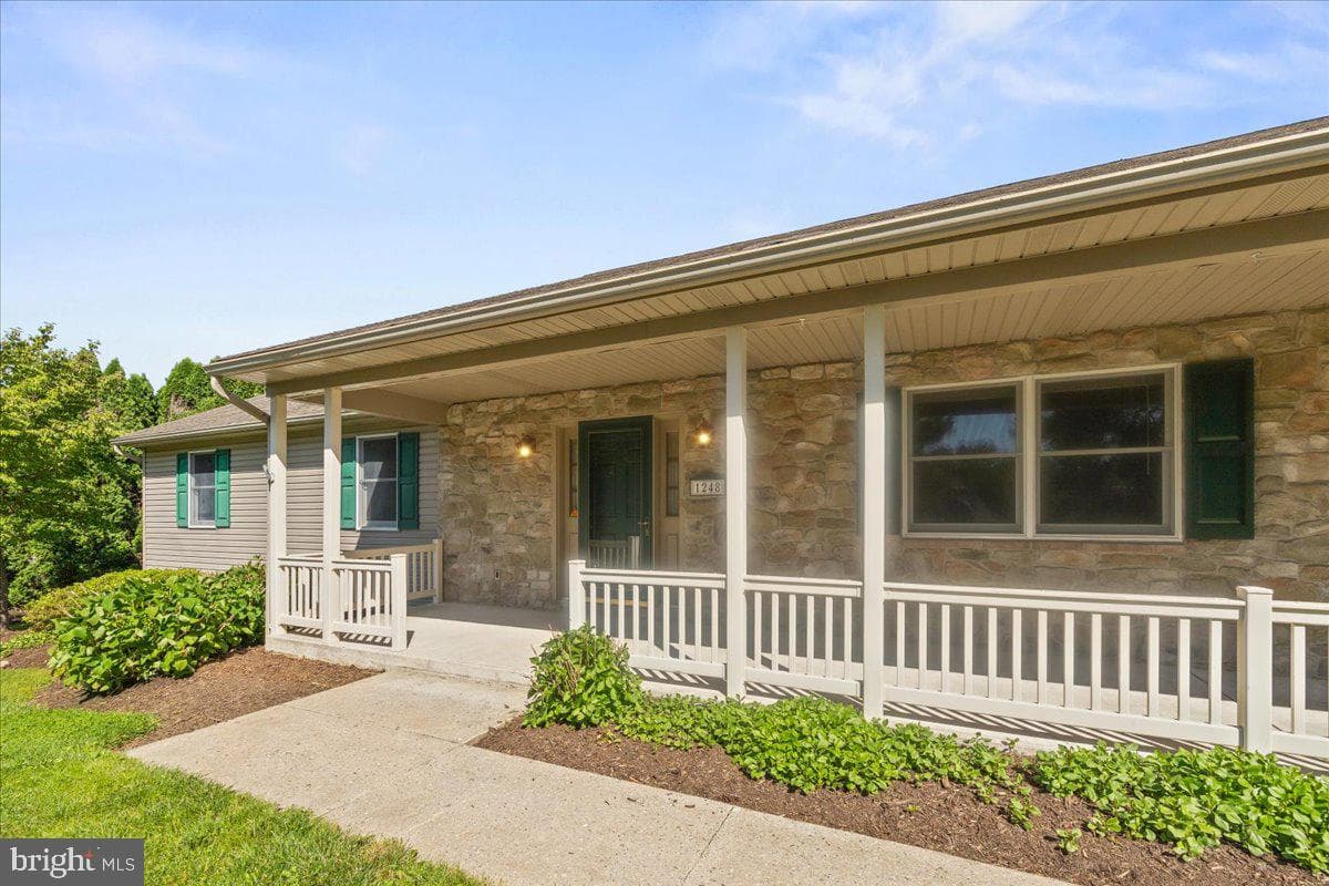 1248 Hereford Drive photo 4