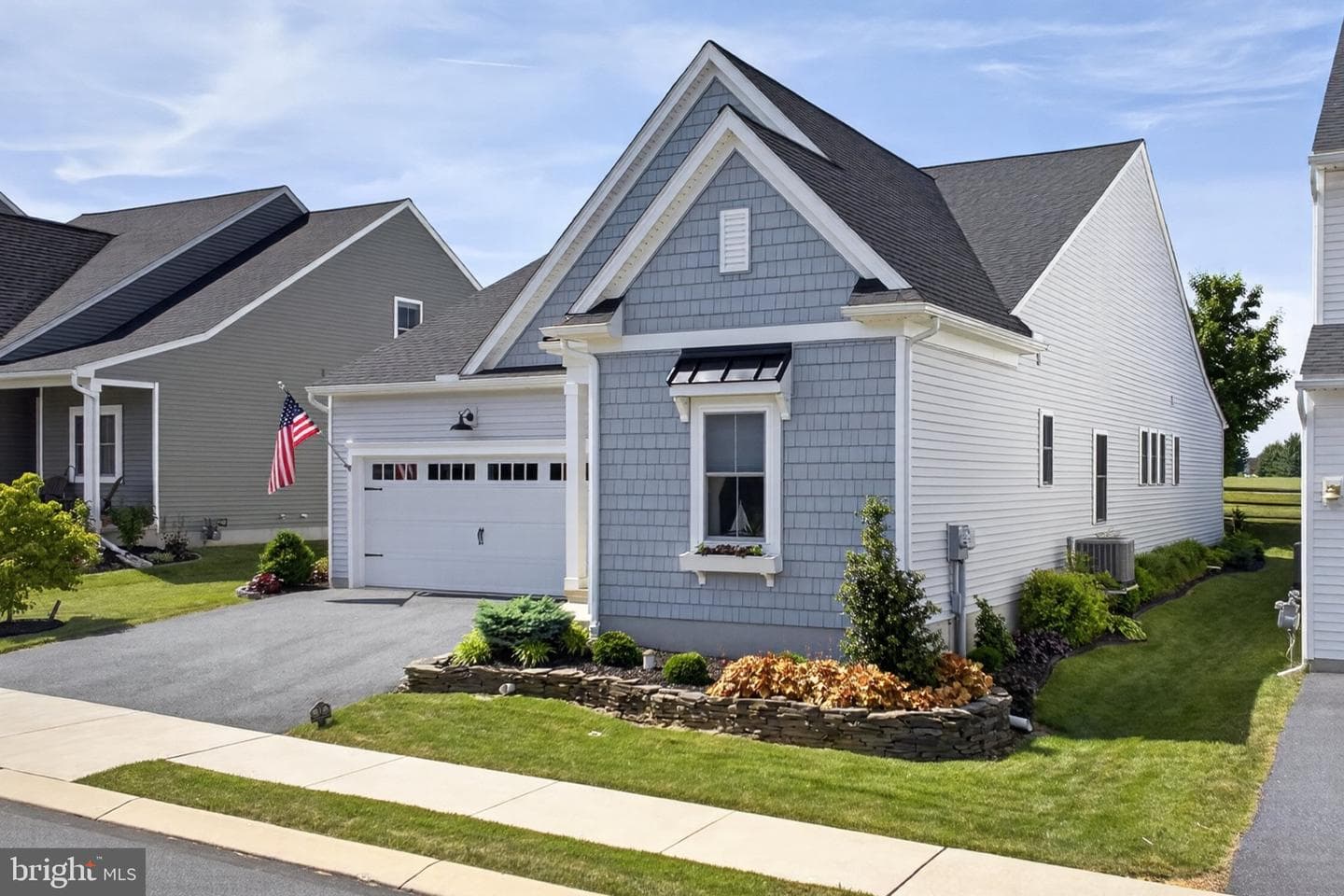 1862 Emerald Way photo 3
