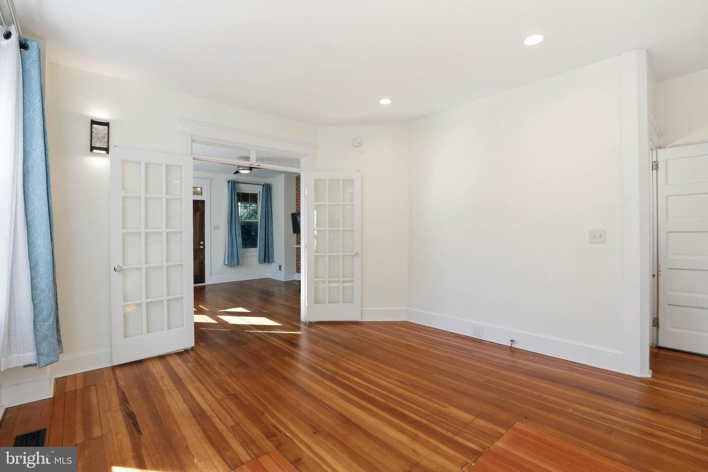 699 New Holland Avenue photo 11