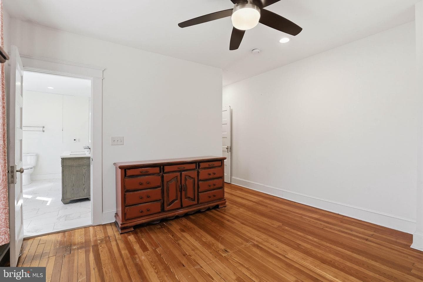 699 New Holland Avenue photo 31