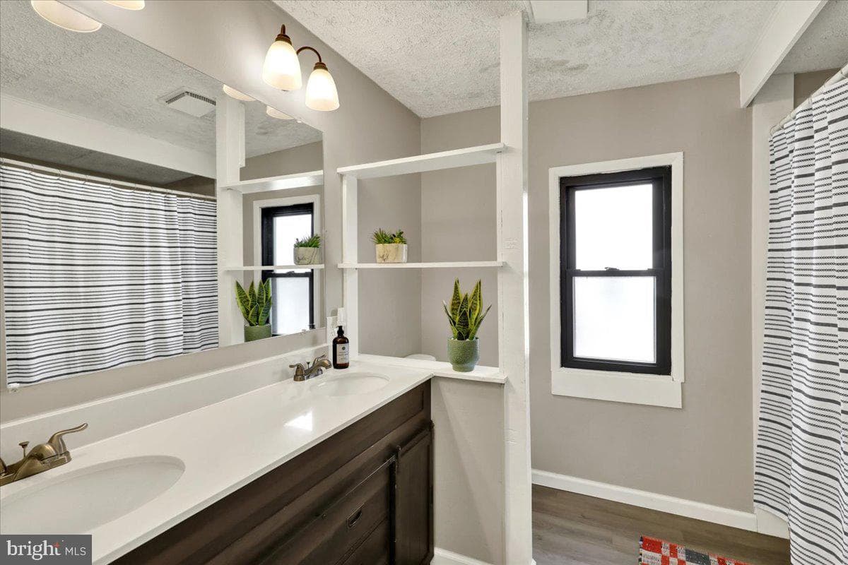 5 W 2nd Avenue photo 17