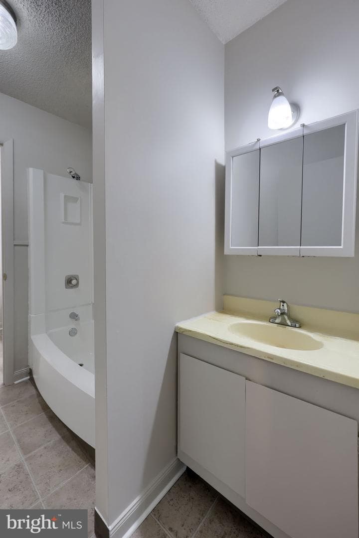341 Greenland Drive photo 32
