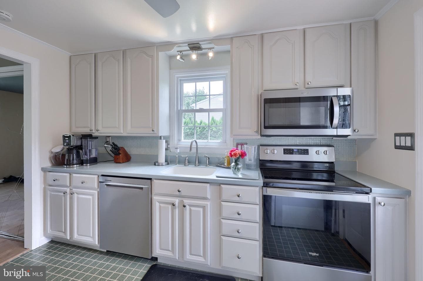 715 Kenton Road photo 10