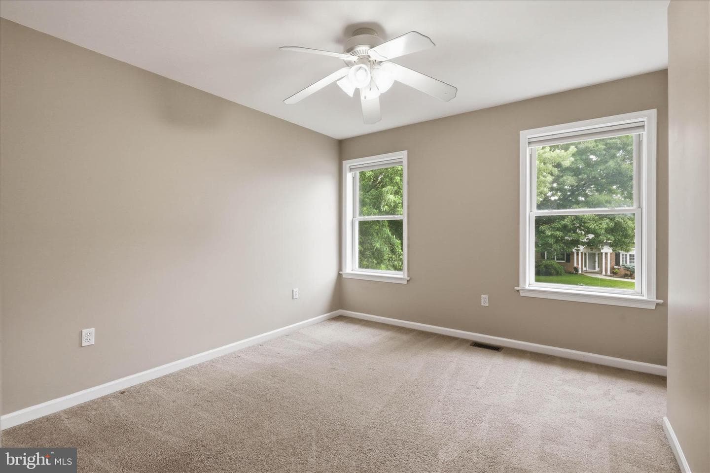 96 N Hershey Avenue photo 40