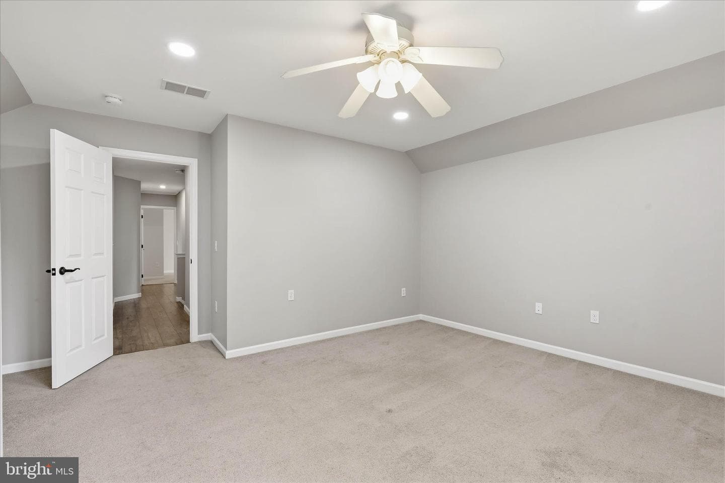 96 N Hershey Avenue photo 49