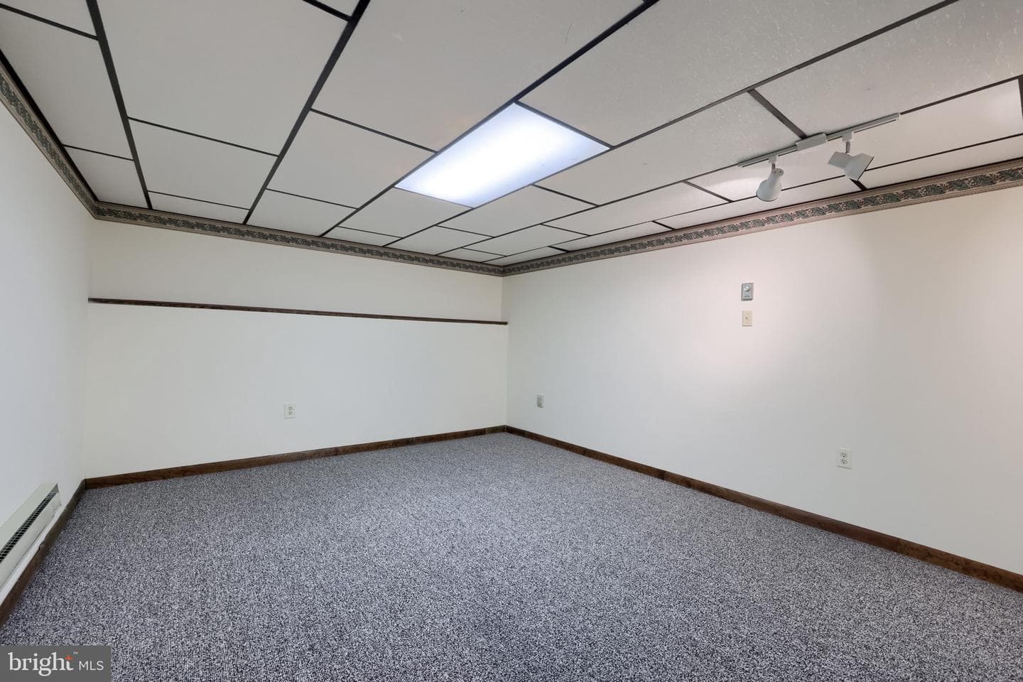 485 Summit Drive photo 27