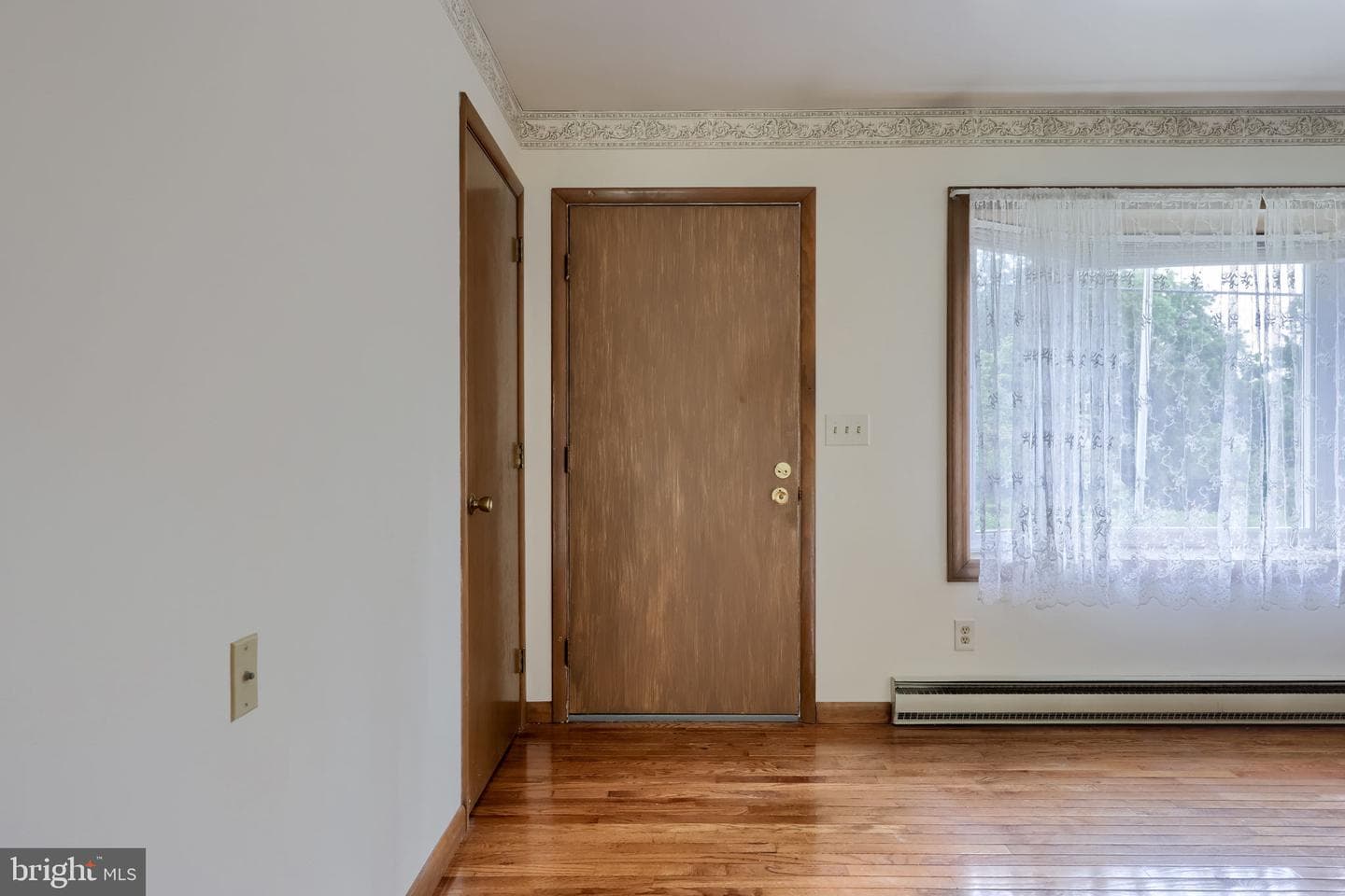 485 Summit Drive photo 3
