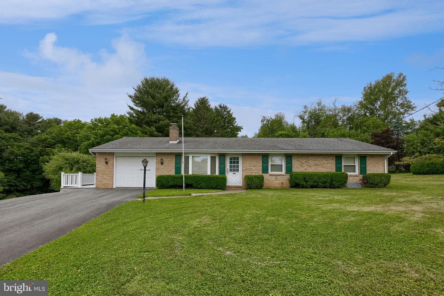 485 Summit Drive photo 37