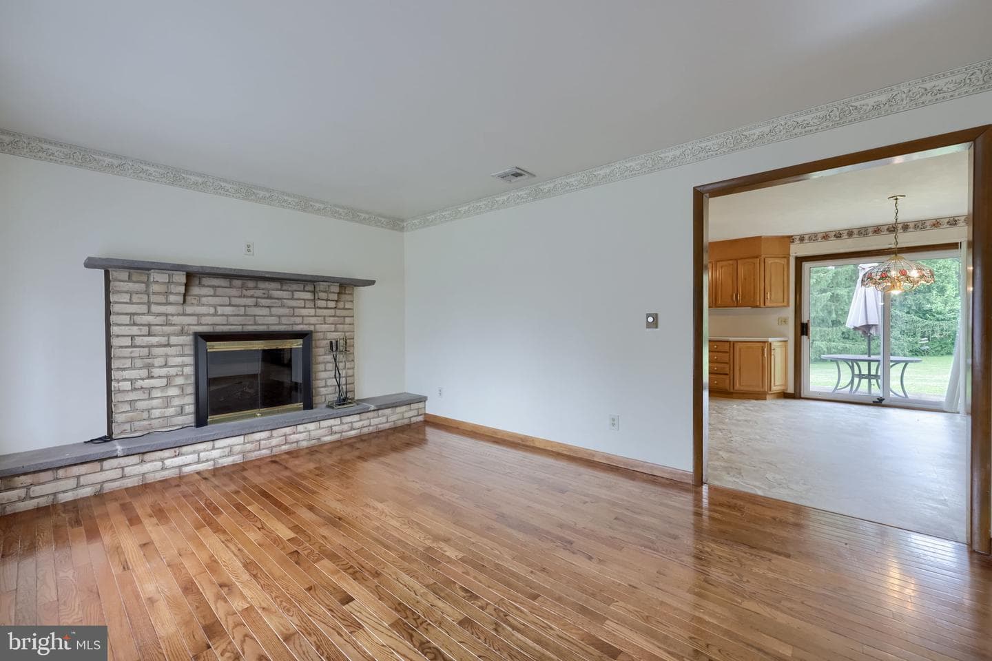 485 Summit Drive photo 4