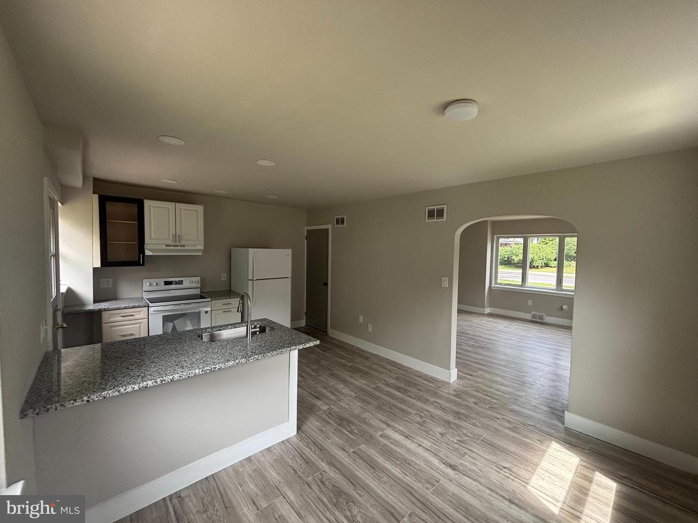 545 E High Street photo 5
