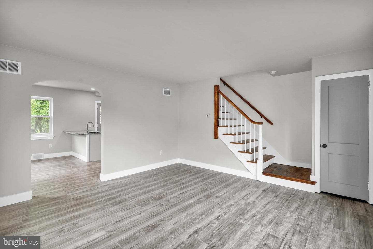 545 E High Street photo 8