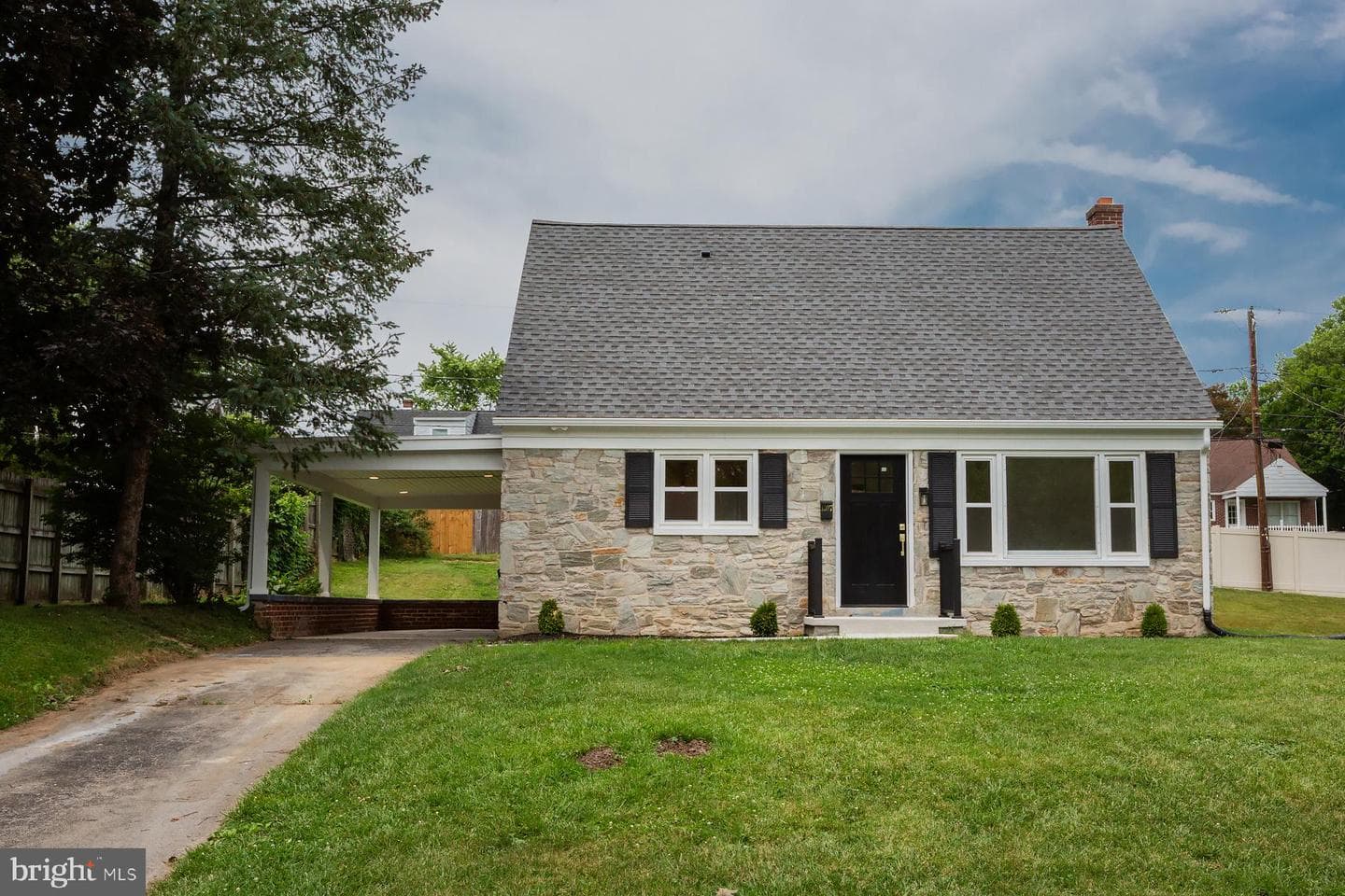 1307 Meadowcreek Lane, Lancaster