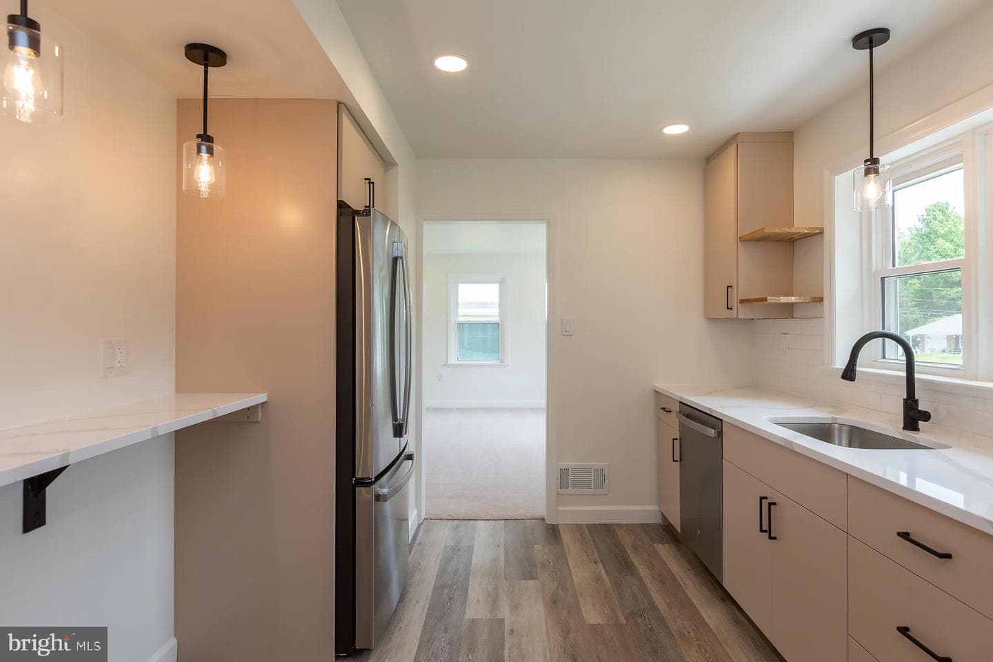 1307 Meadowcreek Lane photo 9