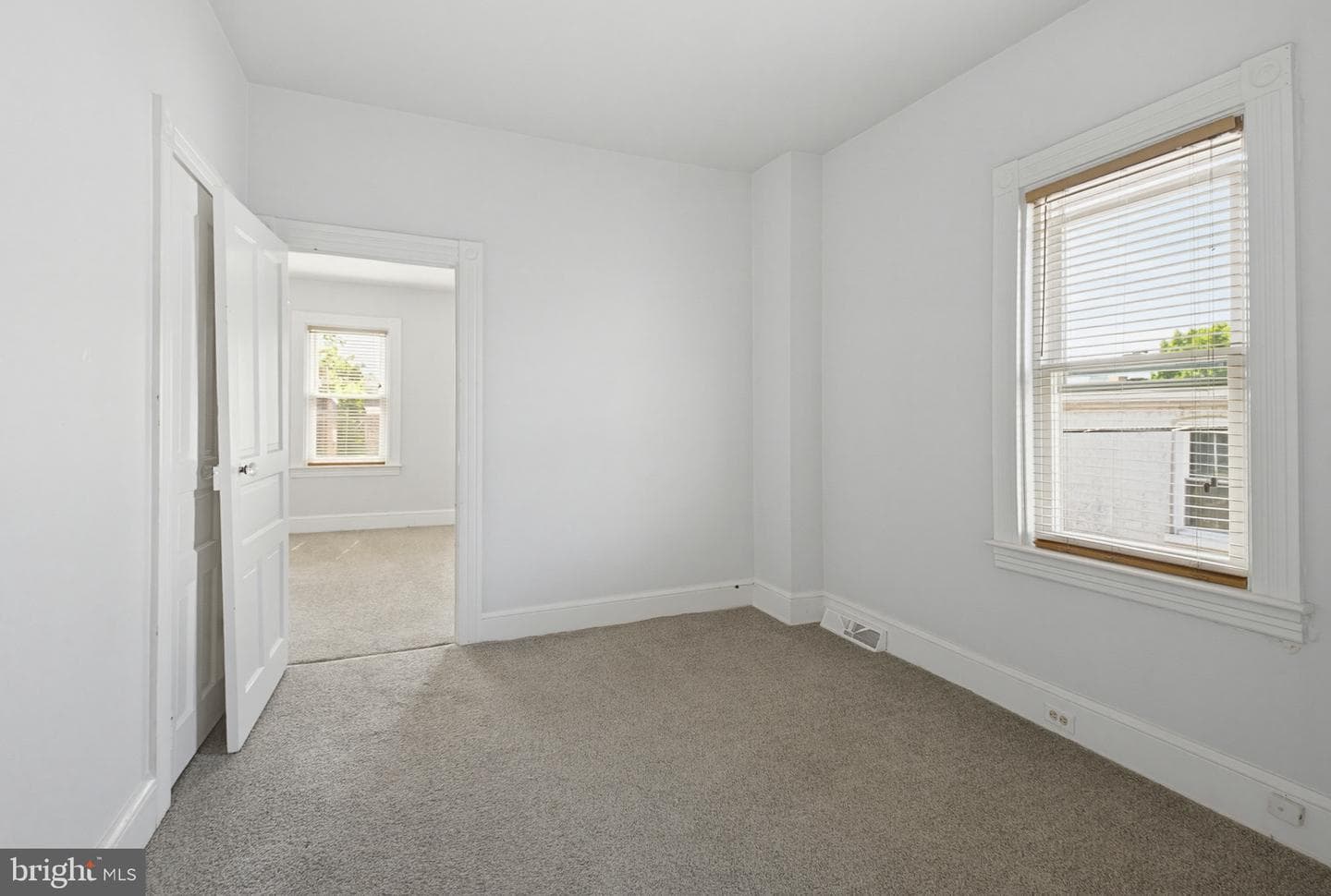 139 Crystal Street photo 12