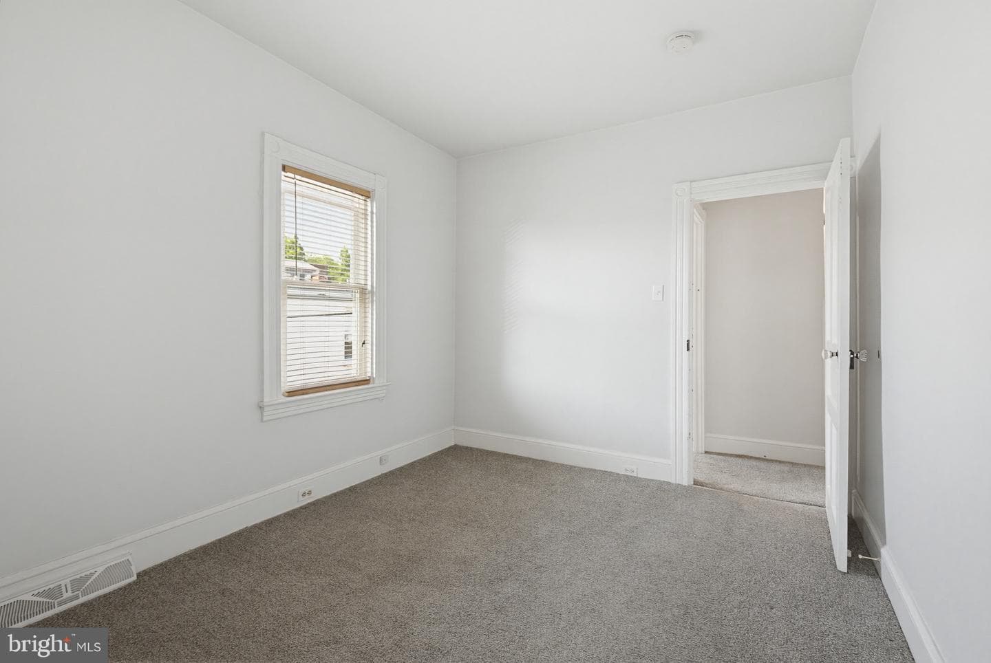 139 Crystal Street photo 13