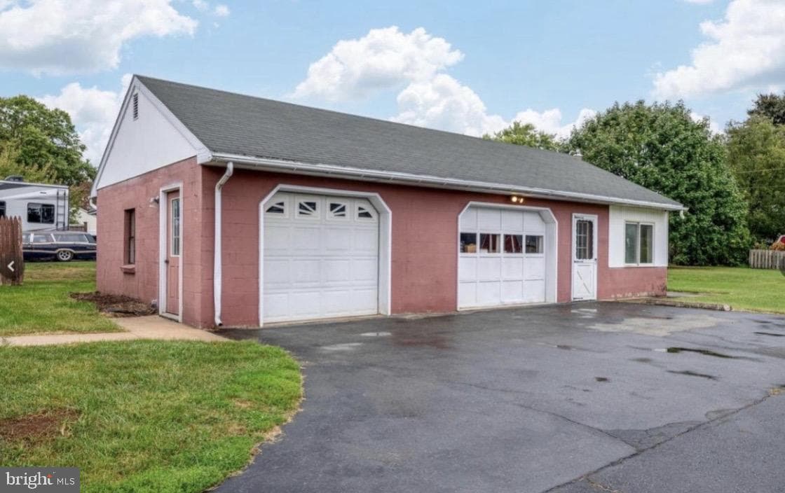 923 Rohrerstown Road, Lancaster