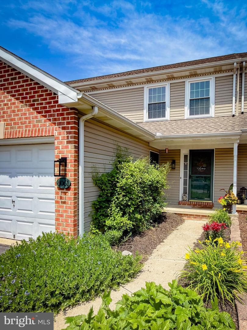 4061 Laurel Lane photo 4