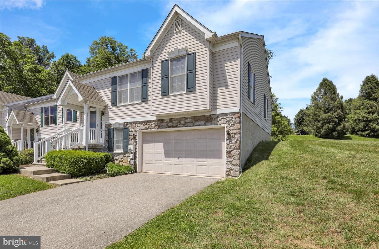 10 Creekside Drive, Millersville