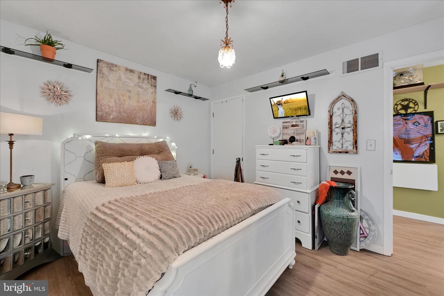 161 N Laurel Street photo 13