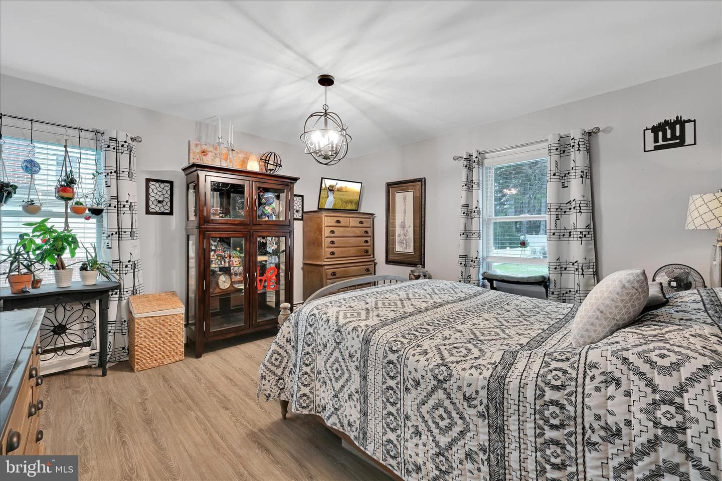 161 N Laurel Street photo 15