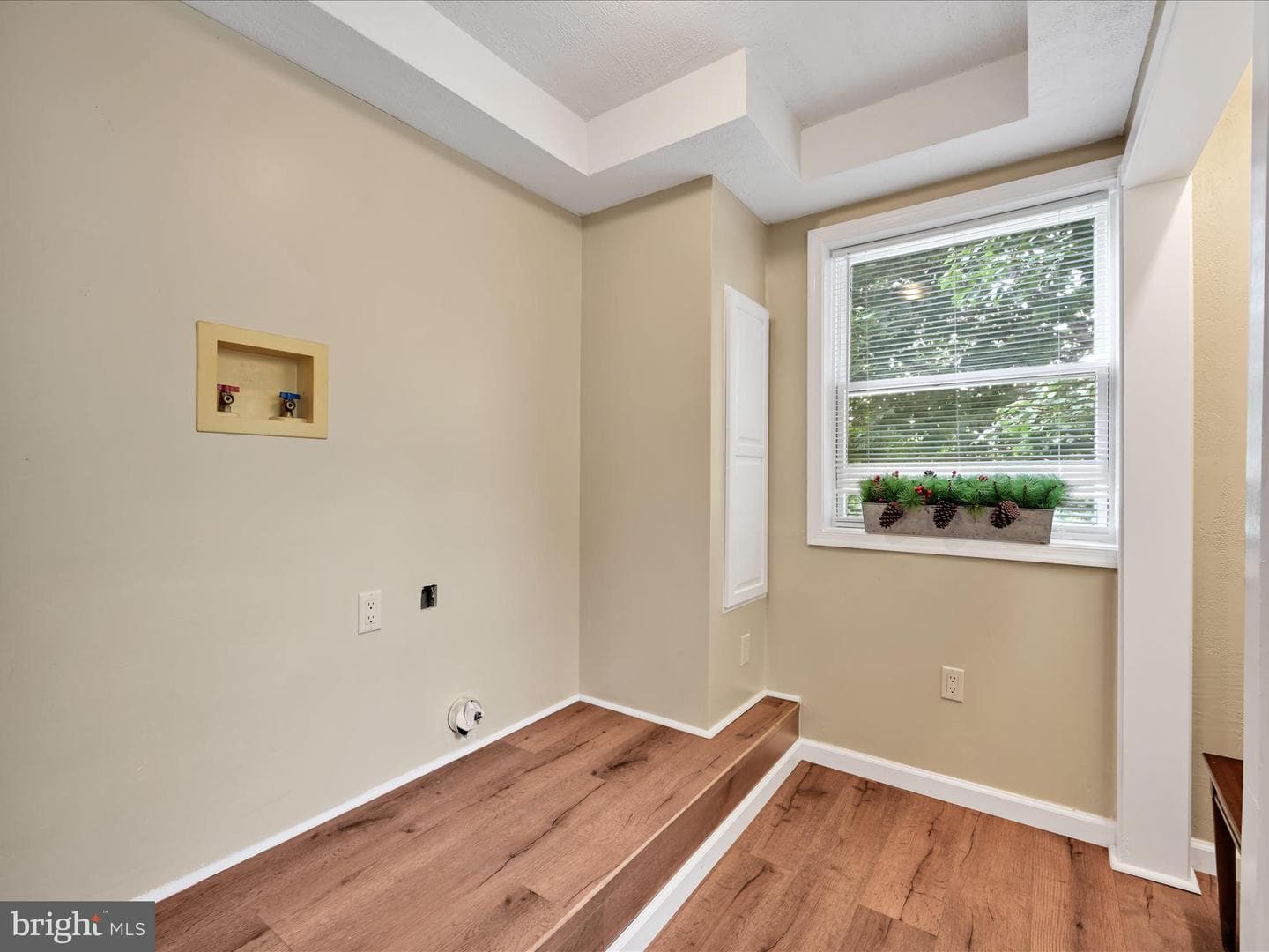 742 Power Road photo 23