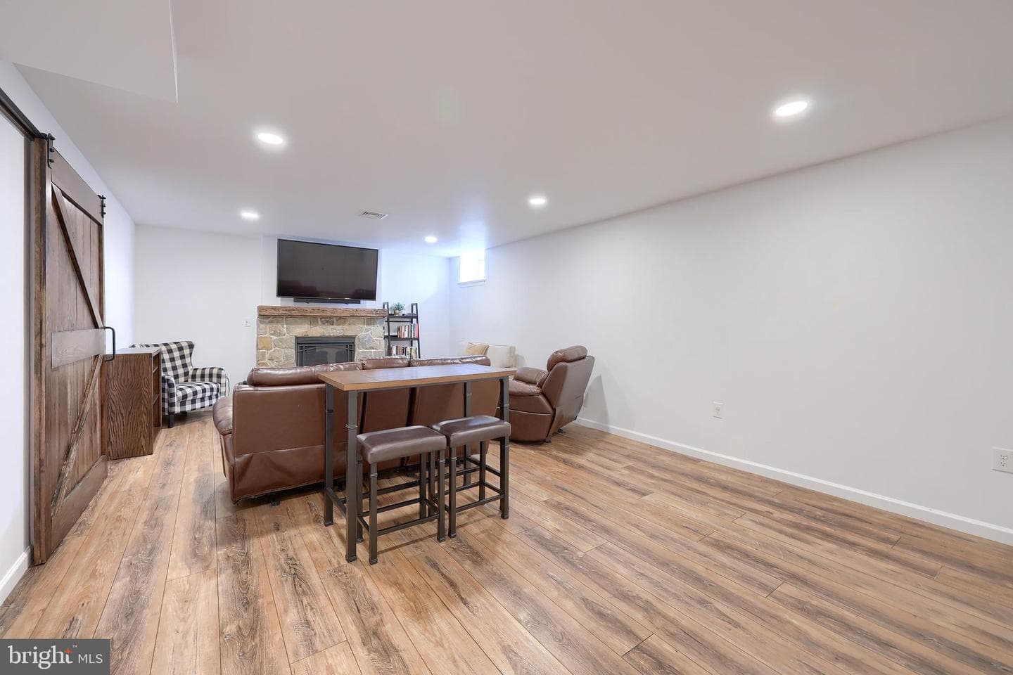 102 Bloomfield Drive photo 17